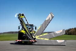 CLAAS представляет косилку DISCO 4400 CONTOUR с шириной захвата 4,20 м и функцией векторного складывания 