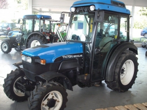 Трактор New Holland 