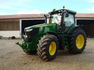 Трактор John Deere