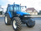 Трактор New Holland 