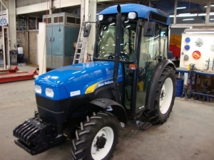 Трактор New Holland 