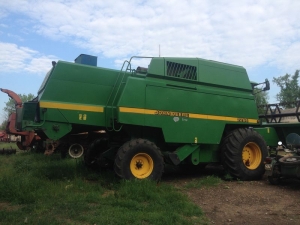 Комбайн зерноуборочный JOHN DEERE 2264