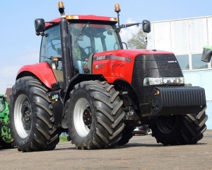 Трактор колесный CASE IH 335 MAGNUM