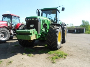 фото Трактор JOHN DEERE