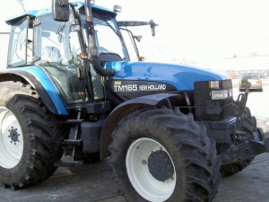 Трактор NEW HOLLAND